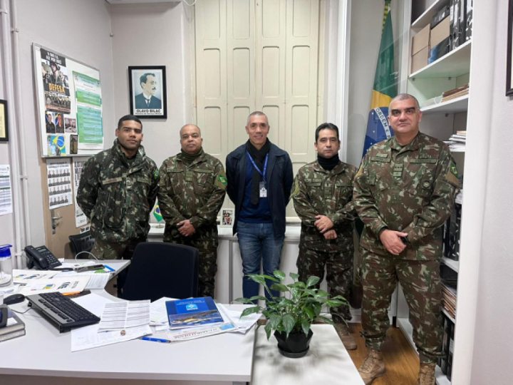 A Junta de Servi�o Militar (JSM) de Garibaldi recebeu ontem (18) a visita de representantes do Posto de Recrutamento e Mobiliza��o (PRM) de Porto Aleg