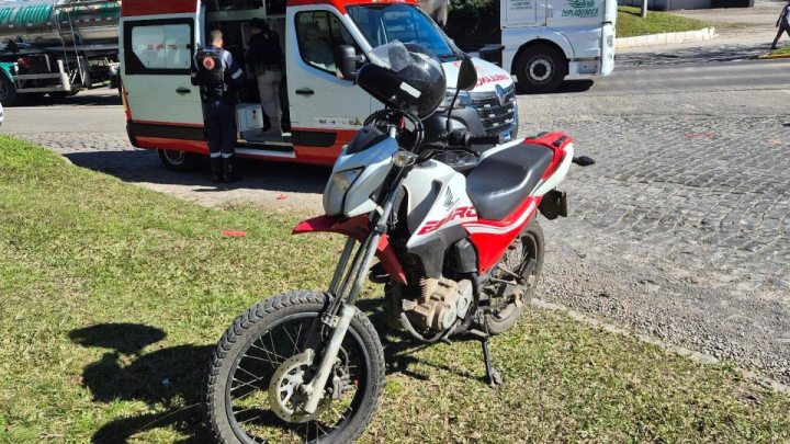 ACIDENTE ENTRE CARRO E MOTO NA  BR-470, EM GARIBALDI, RS