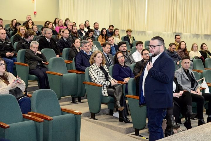 Advogado e vice-presidente de Servi�os da entidade, C�sar Ongaratt