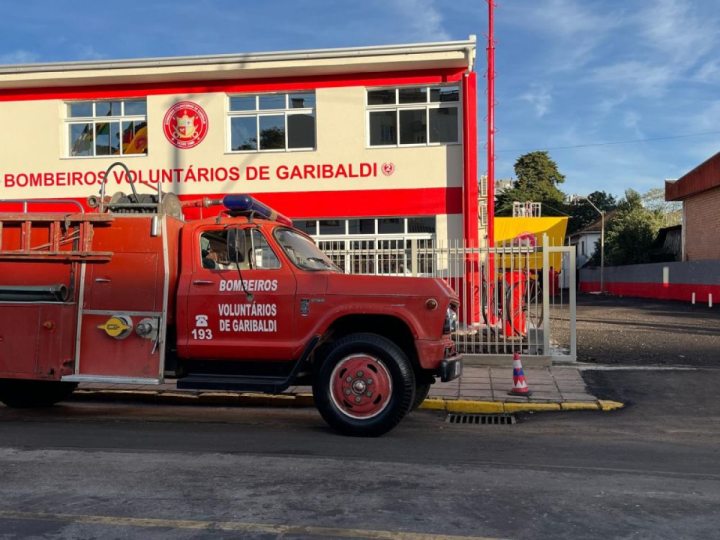 Tr�nsito - Acidente de tr�nsito na Estrada Geral que liga Garibaldi a Coronel Pilar 