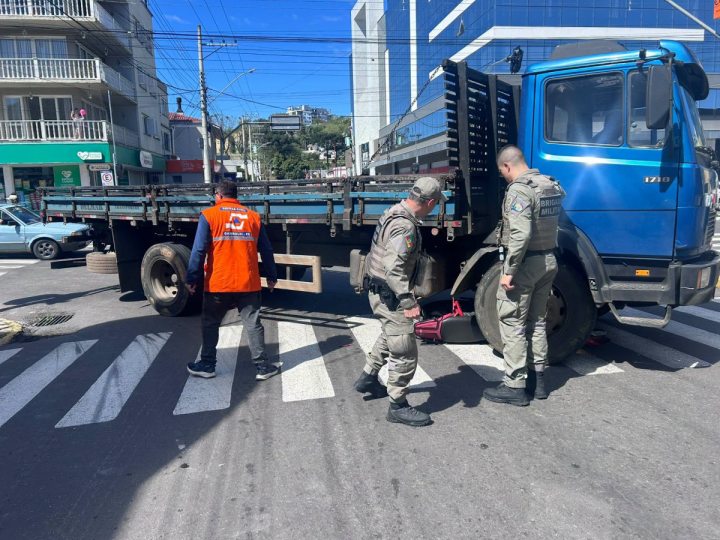 DOIS ACIDENTES DE TR�NSITO EM GARIBALDI NESTA QUARTA-FEIRA, 7