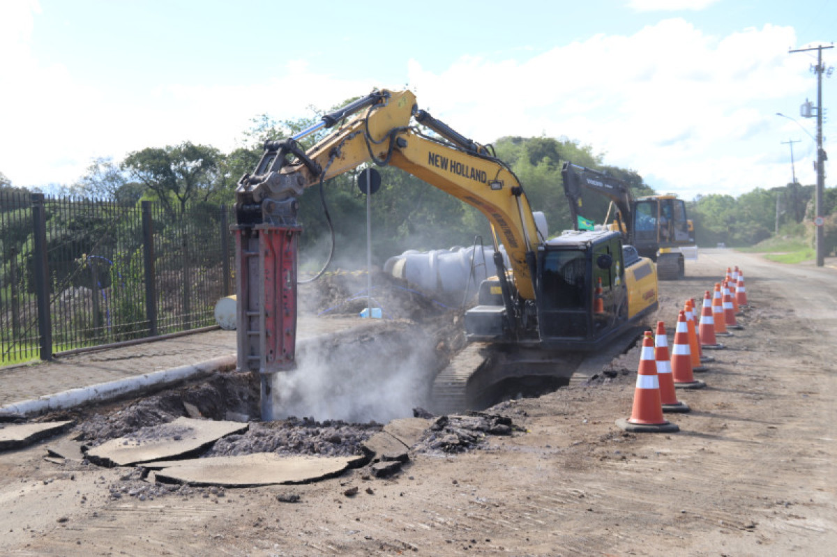 Drenagem na Buarque de Macedo � realizada pela Prefeitura de Garibaldi
