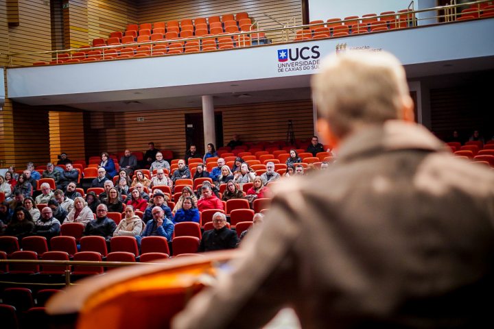 Parlamentares acompanharam debates que abordaram os impactos das mudan�as previdenci�rias e tribut�rias para a gest�o dos munic�pios ga�chos