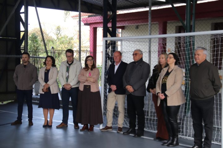 REFORMAS NA ESCOLA MUNICIPAL GL�RIA, EM GARIBALDI, RS 