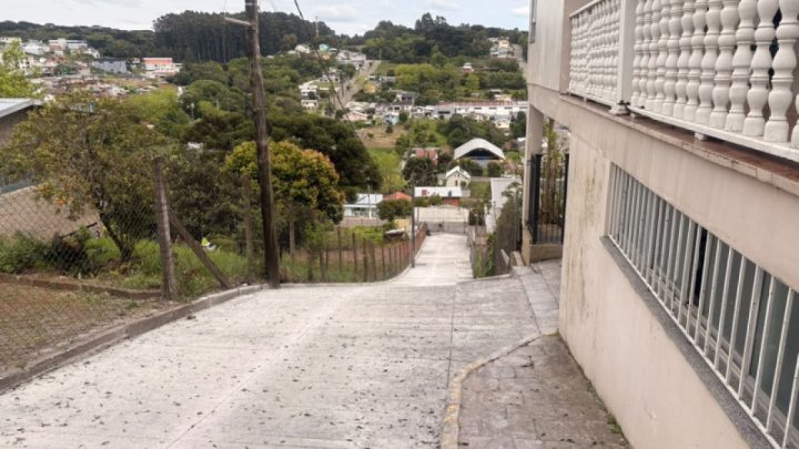 Garibaldi - Secretaria Municipal de Obras Prefeitura conclui segunda obra de pavimenta��o em concreto do munic�pio