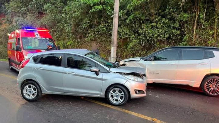 Tr�s pessoas ficam feridas ap�s acidente no Borguetto, pr�ximo � BR-470, em Garibaldi